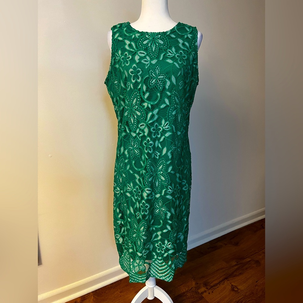 - SHARAGANO sz12 emerald green stretch lace sleeveless dress
